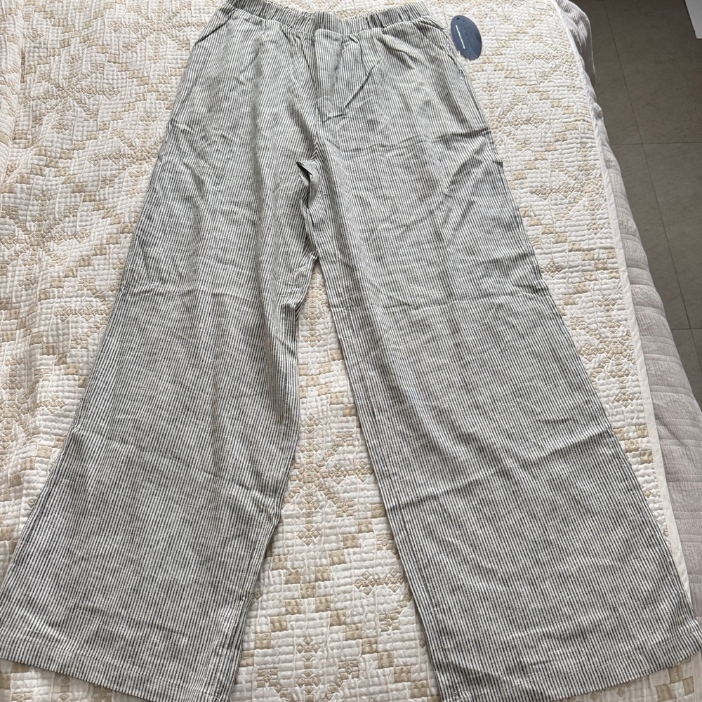 Womens Light Gray Sleeveless Vest and Wide-Leg Trouser Set - Picture 6 of 8